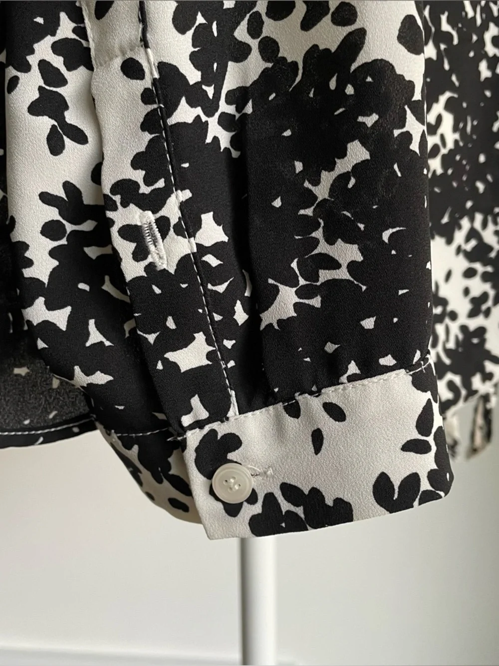 Talbots Black & White Tie-Hem Button Front Blouse NWOT, XP /XLP - Picture 6 of 9